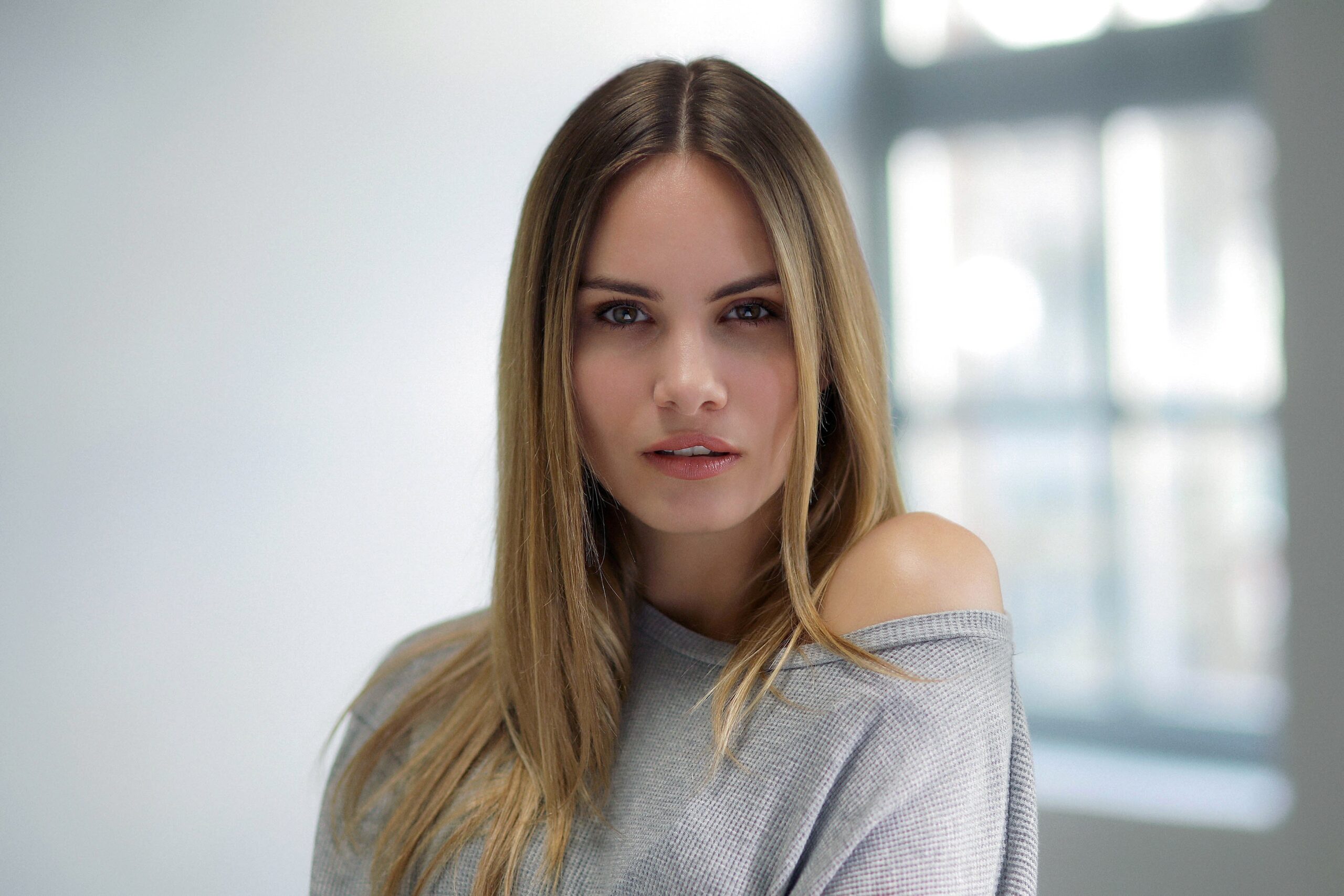 Escort_Duesseldorf_huebsche_Frau
