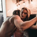 High Class Escort in leidenschaftlicher Umarmung